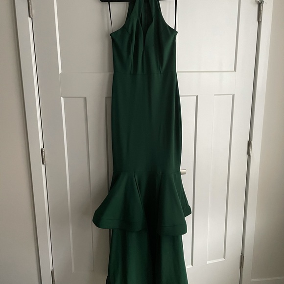 Emerald green halter mermaid dress - Picture 4 of 5
